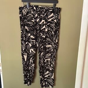 Gap Chic Black and Cream Ankle-Length Cropped Pants large